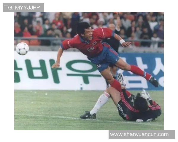 断腿的足球明星重生之路：从痛苦到荣耀的逆袭历程