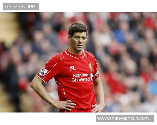 每日一场足球赛聚焦球星精彩表现全面剖析明星球员背后的故事与荣耀 每日一场足球赛聚焦球星精彩表现全面剖析明星球员背后的故事与荣耀