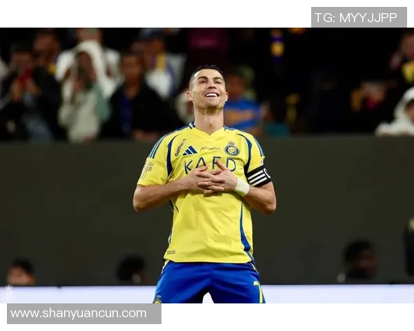 足球巨星成长背后父母无私付出与温情故事的深度解析 足球巨星成长背后父母无私付出与温情故事的深度解析