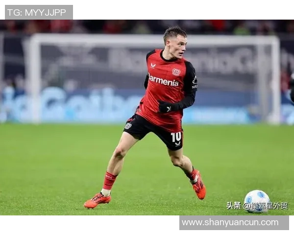 19岁足球新星崛起 快速成名引发足坛关注潜力无限 19岁足球新星崛起 快速成名引发足坛关注潜力无限